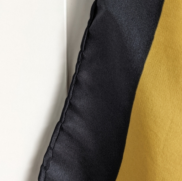 Vintage Silk Scarf 26in square /Made in Italy - Picture 4 of 9